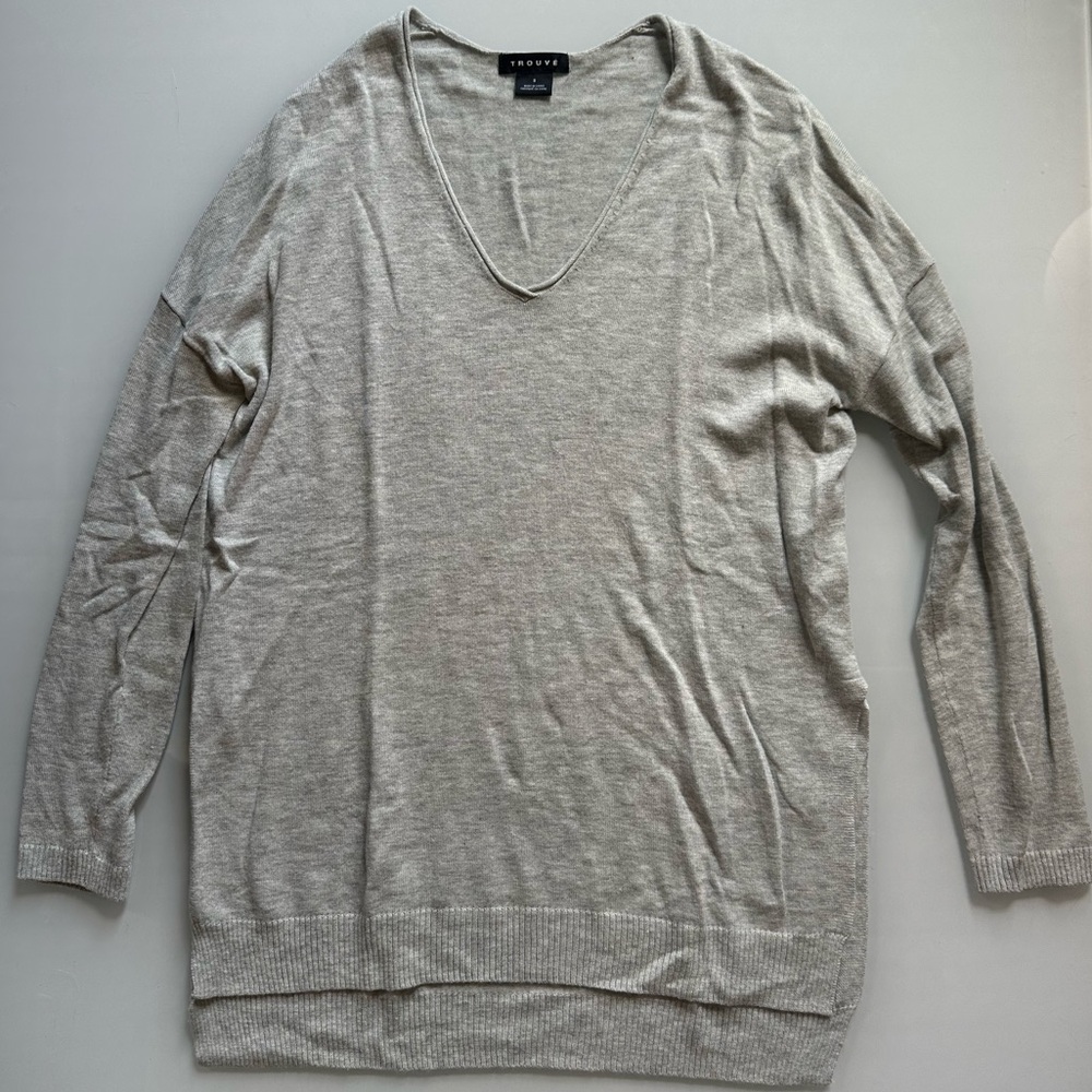 Trouve Heather Gray V-Neck Sweater